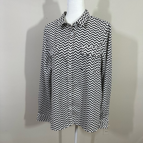 American Eagle Outfitters sz XL top, blouse, shirt in blk/white zigzag design - Picture 7 of 14